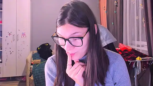 MollyLollipop online show from 3, 2, 2026