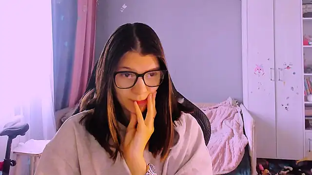 Snapshot of MollyLollipop chatting on 25, 5, 2026 MollyLollipop online show from 25, 5, 2026