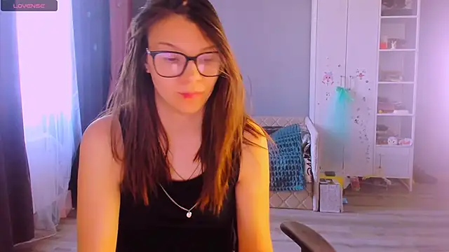 MollyLollipop online show from 25, 3, 2026