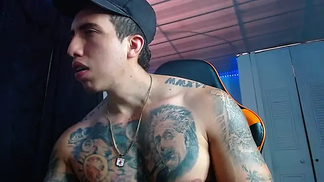 Snapshot of Adam_Hudsond chatting on 10, 11, 2025 Adam Hudsond online show from 10, 11, 2025