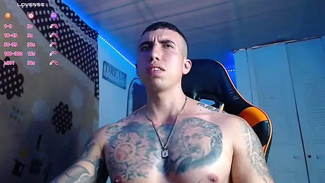 Snapshot of Adam_Hudsond chatting on 30, 11, 2025 Adam Hudsond online show from 30, 11, 2025