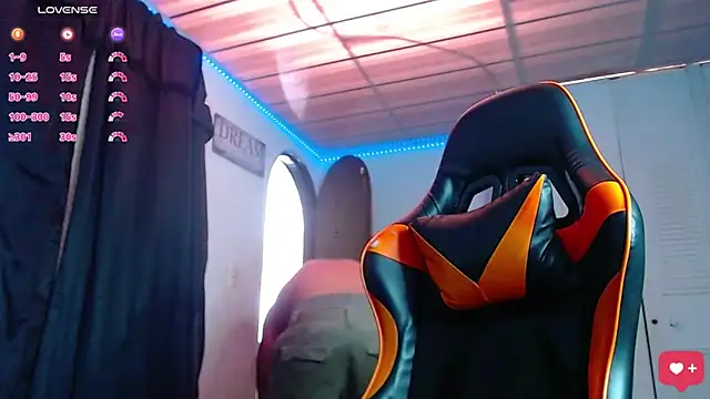 Snapshot of Adam_Hudsond chatting on 31, 10, 2025 Adam Hudsond online show from 31, 10, 2025