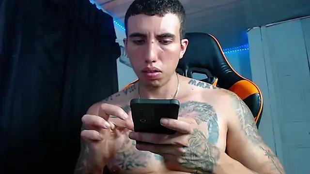 Snapshot of Adam_Hudsond chatting on 2, 11, 2025 Adam Hudsond online show from 2, 11, 2025