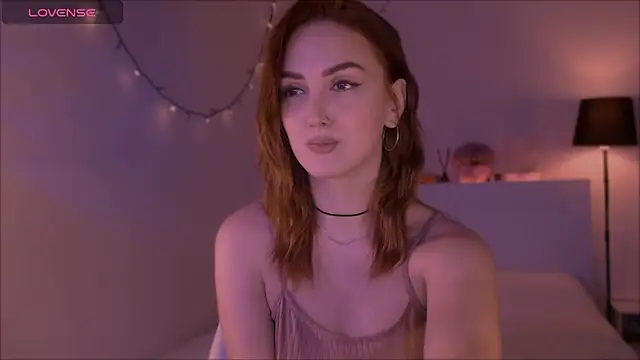 LilyFarey online show from 15, 9, 2025