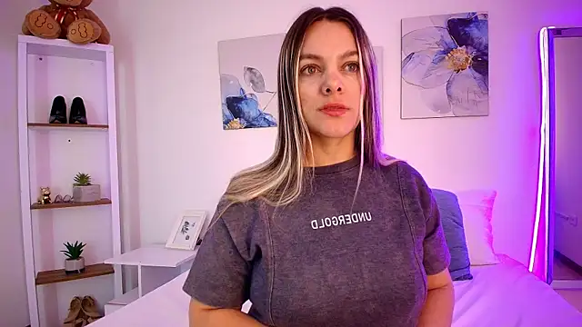 Isabella Harley online show from 15, 6, 2026