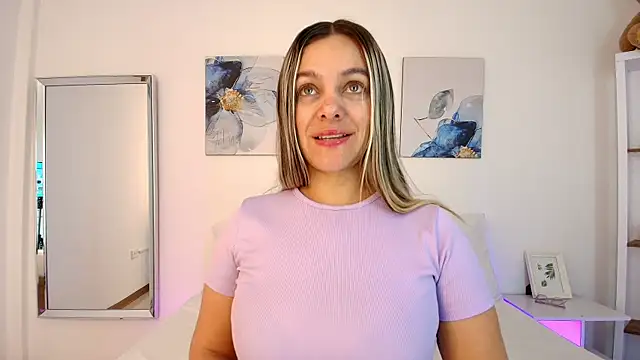 Isabella Harley online show from 28, 4, 2026