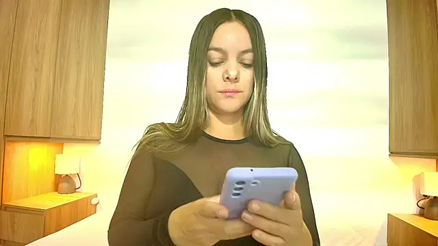 Isabella Harley online show from 23, 10, 2025