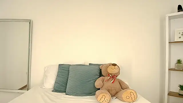 Isabella Harley online show from 9, 2, 2026