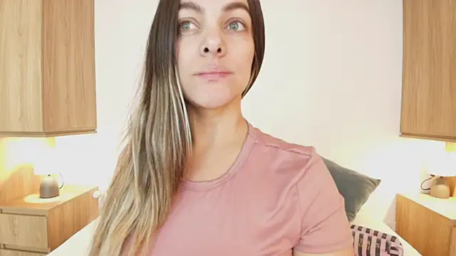 Isabella Harley online show from 2, 12, 2025