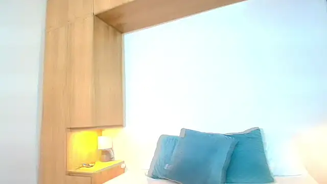 Isabella Harley online show from 28, 10, 2025