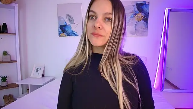 Isabella Harley online show from 15, 7, 2026