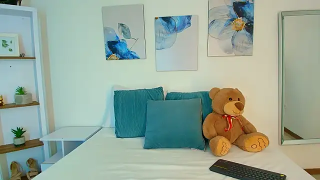 Isabella Harley online show from 6, 3, 2026