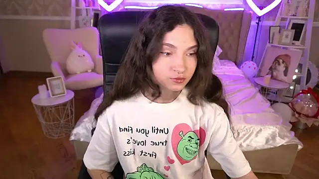 BabyFlowerr online show from 6, 3, 2025