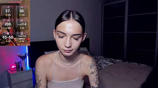 SophieCatty online show from 8, 9, 2025