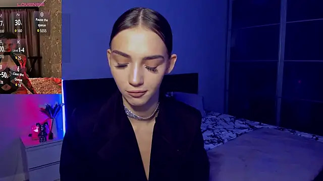 SophieCatty online show from 3, 10, 2025