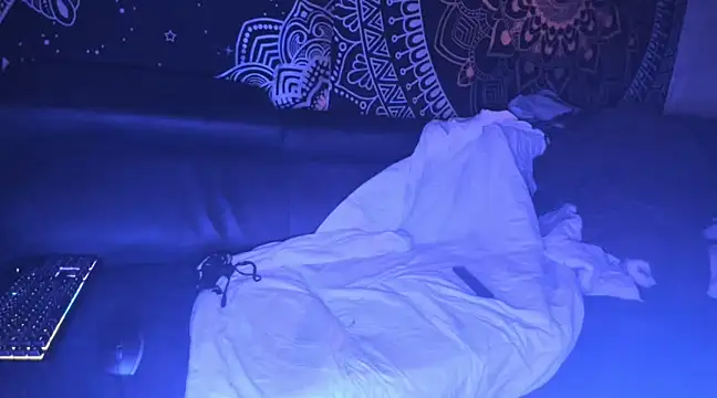 Snapshot of slankecrosdresser chatting on 9, 3, 2025 slankecrosdresser online show from 9, 3, 2025