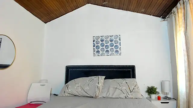 ZulyMichels online show from 12, 11, 2025