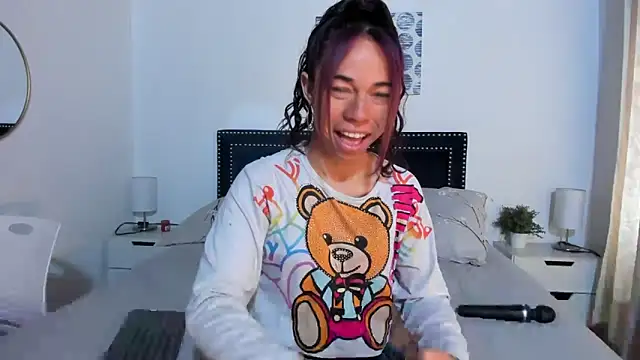 ZulyMichels online show from 6, 11, 2025