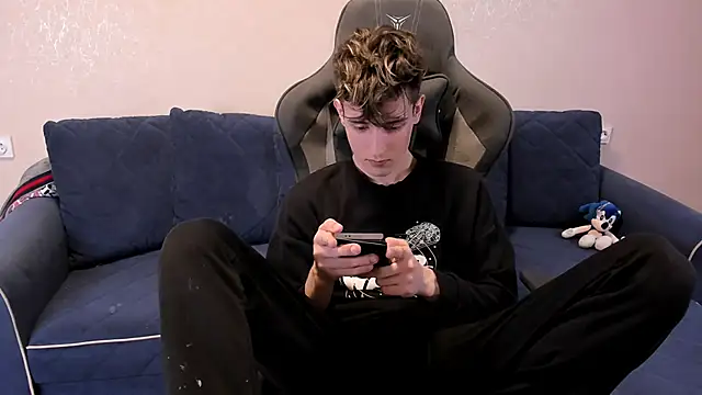 James Mills online show from 2, 10, 2025