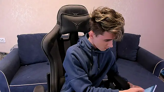 Snapshot of James_Mills chatting on 3, 12, 2025 James Mills online show from 3, 12, 2025