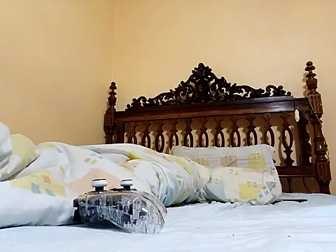 White rabbit  online show from 8, 11, 2025