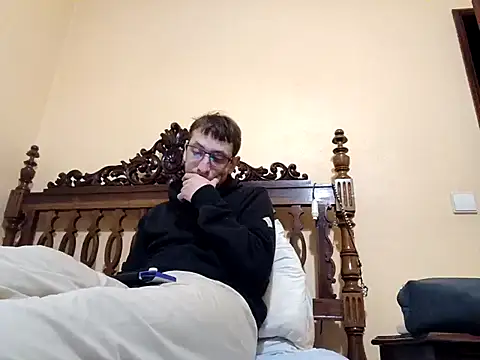 White rabbit  online show from 25, 11, 2025