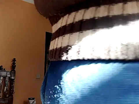 Snapshot of White_rabbit_ chatting on 5, 2, 2025 White rabbit online show from 5, 2, 2025