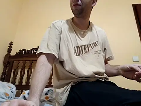 White rabbit  online show from 17, 12, 2025