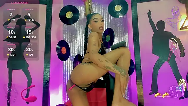 nickyminach  online show from 29, 10, 2025