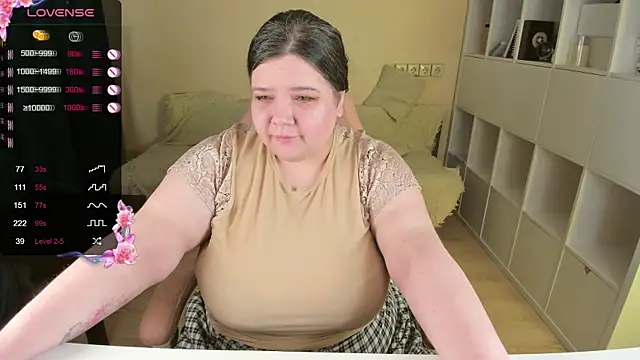 Snapshot of PlumPie chatting on 15, 10, 2025 PlumPie online show from 15, 10, 2025