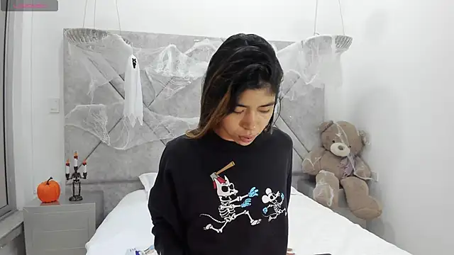 Girl Cherry online show from 4, 10, 2025