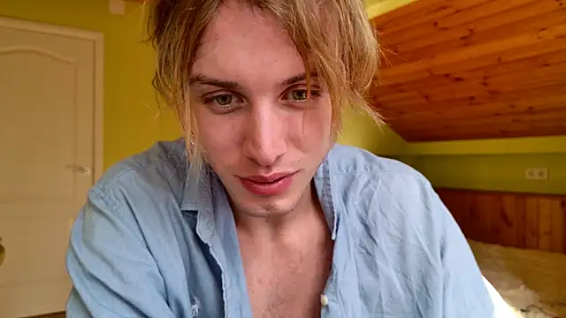 Snapshot of Cryptikov chatting on 3, 8, 2026 Cryptikov online show from 3, 8, 2026