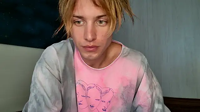 Snapshot of Cryptikov chatting on 8, 7, 2026 Cryptikov online show from 8, 7, 2026