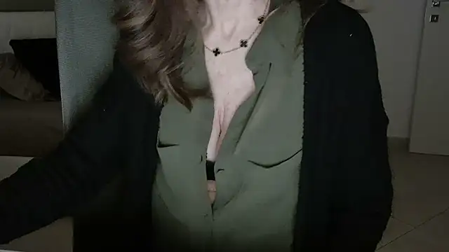 Snapshot of amara_2022 chatting on 6, 1, 2025 amara 2022 online show from 6, 1, 2025