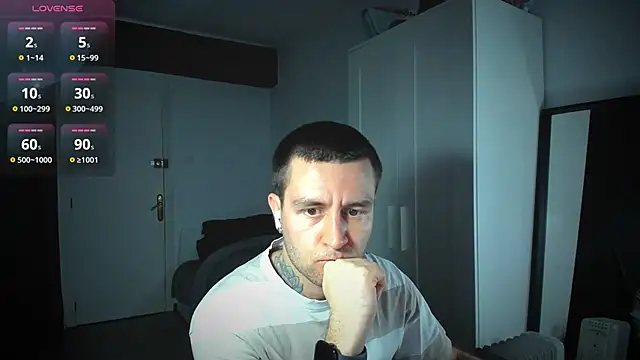 Snapshot of HonestAndrew chatting on 11, 2, 2025 HonestAndrew online show from 11, 2, 2025