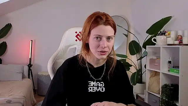 doll lesli online show from 9, 10, 2025