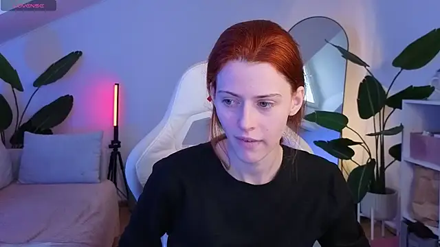 doll lesli online show from 12, 11, 2025