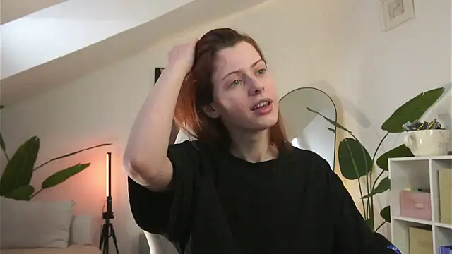 doll lesli online show from 5, 3, 2026