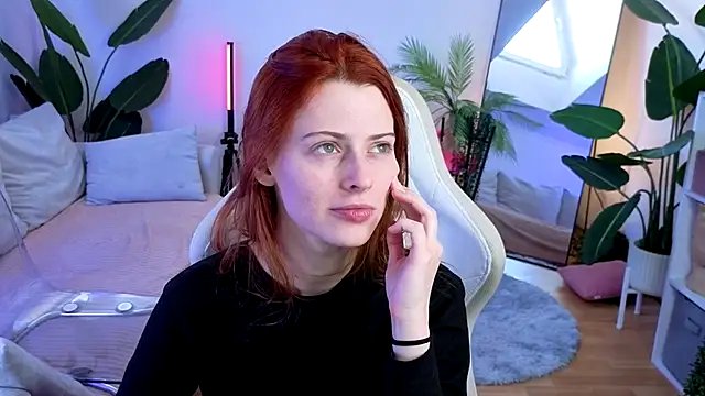 doll lesli online show from 8, 11, 2025