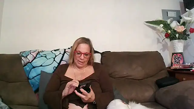Victoria121565 online show from 2, 4, 2026
