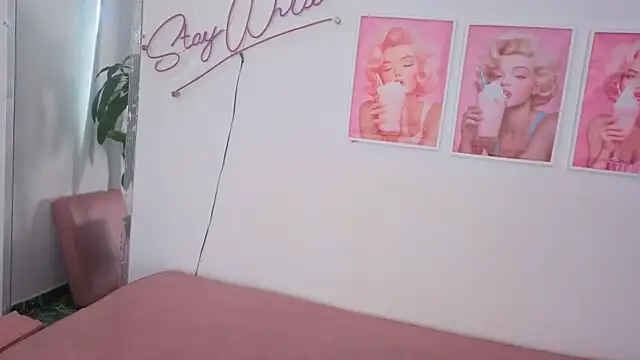 Adele LatinLady online show from 11, 1, 2026