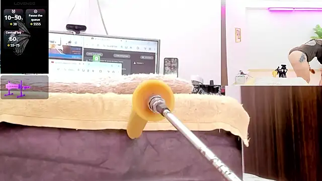 Paulina Davis  online show from 19, 2, 2026