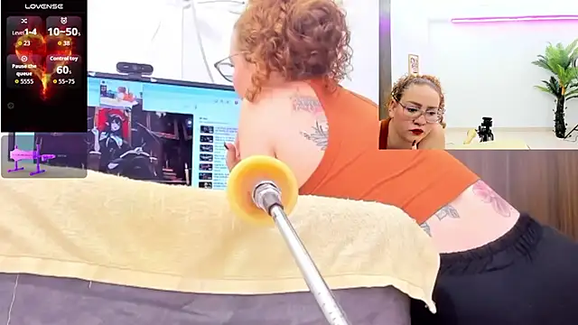 Snapshot of Paulina_Davis_ chatting on 11, 11, 2025 Paulina Davis online show from 11, 11, 2025