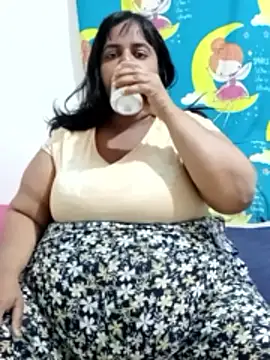 Snapshot of SusanaEshwar chatting on 13, 5, 2026 SusanaEshwar online show from 13, 5, 2026