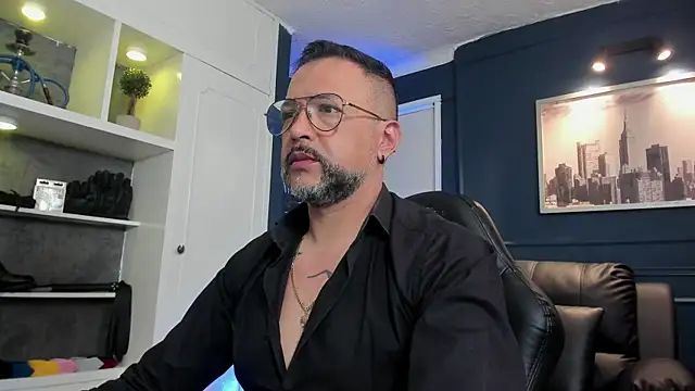 Snapshot of MrFrank_tattoo chatting on 15, 7, 2026 MrFrank tattoo online show from 15, 7, 2026