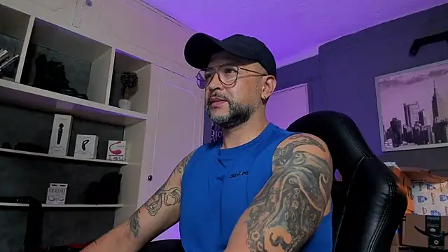 MrFrank tattoo online show from 18, 10, 2025