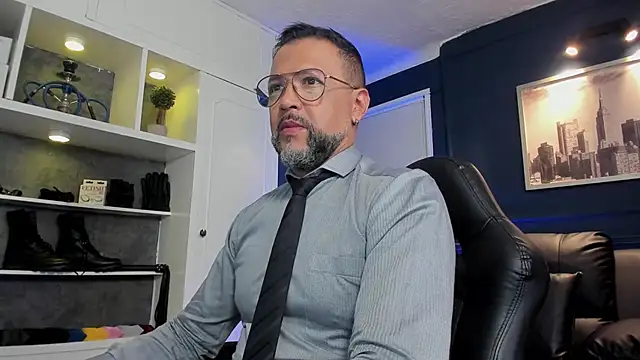 Snapshot of MrFrank_tattoo chatting on 4, 6, 2026 MrFrank tattoo online show from 4, 6, 2026