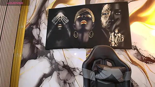 LizzRouse online show from 10, 4, 2026