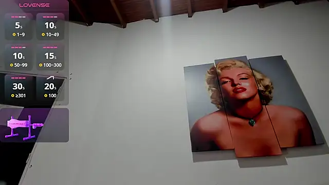 LizzRouse online show from 10, 10, 2025