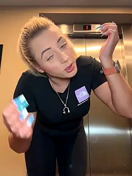 Snapshot of Strongqueen chatting on 25, 9, 2025 Strongqueen online show from 25, 9, 2025